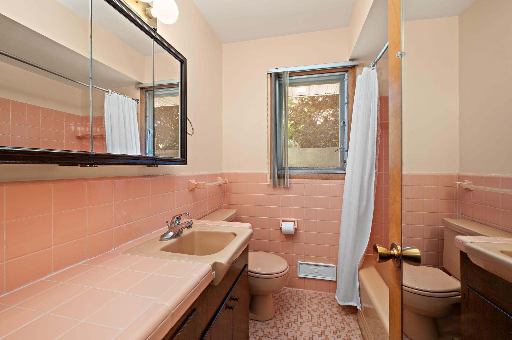 14-web-or-mls-6305-maloney-ave.jpg