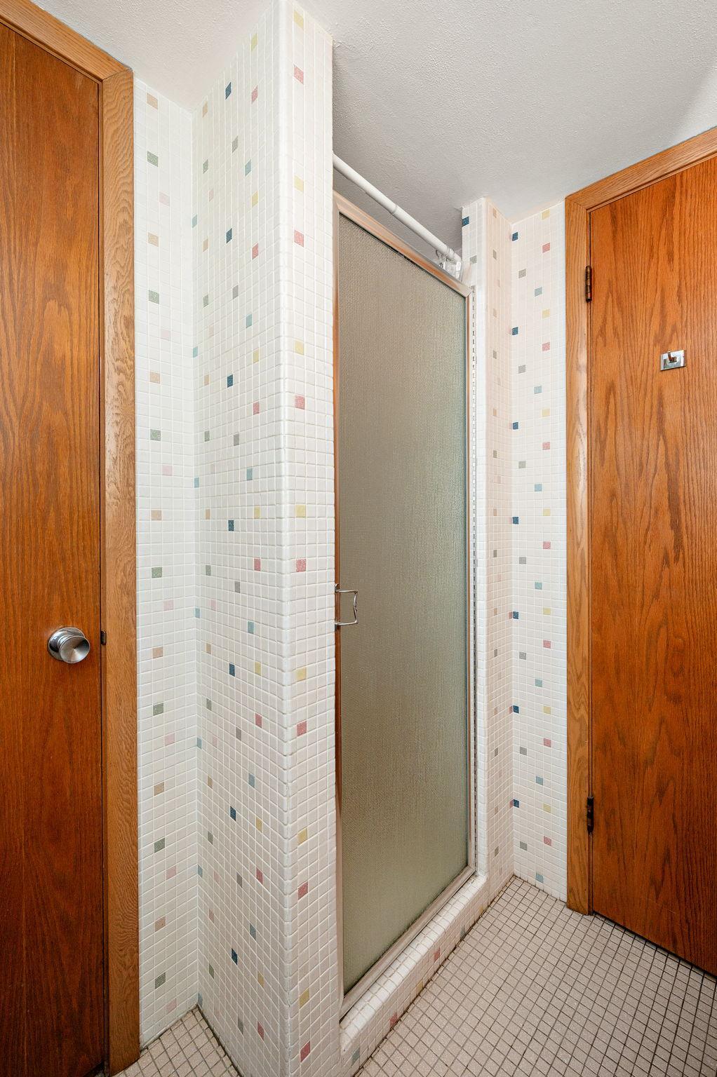 18-web-or-mls-6305-maloney-ave.jpg