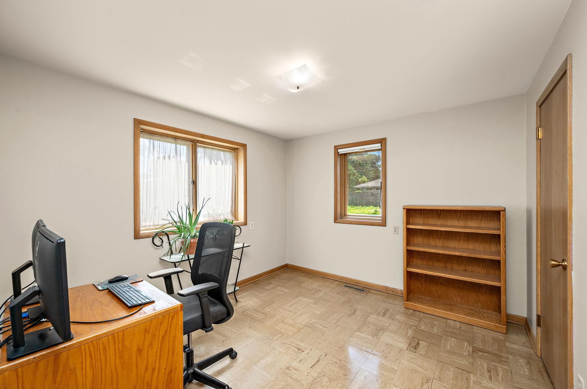 16-web-or-mls-6305-maloney-ave.jpg
