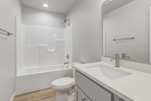 6723 Deer Creek Loop, Horace, ND 58047