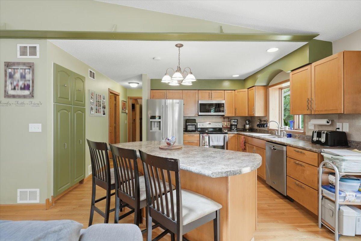 13-Kitchen.jpg