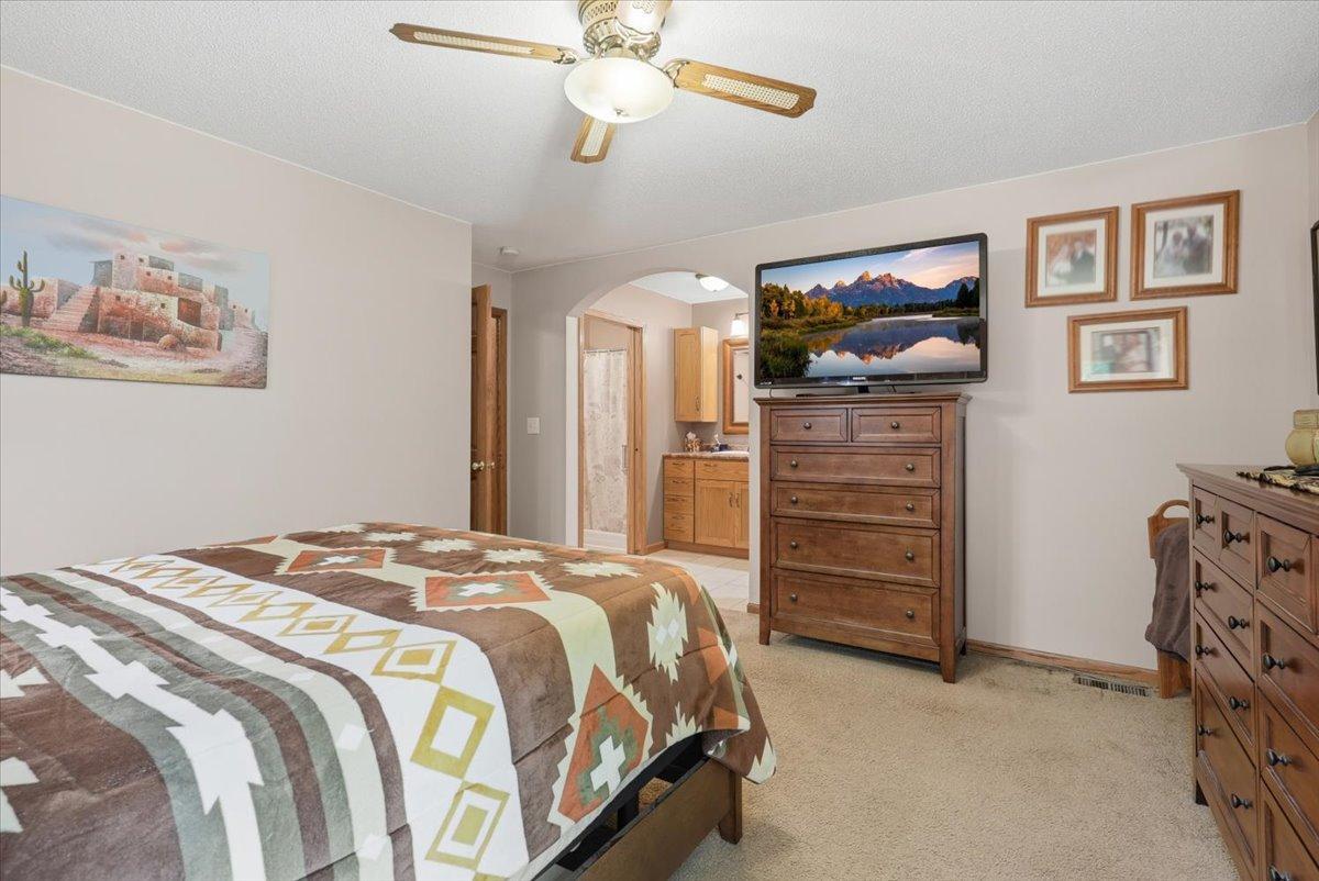 18-Primary Bedroom.jpg