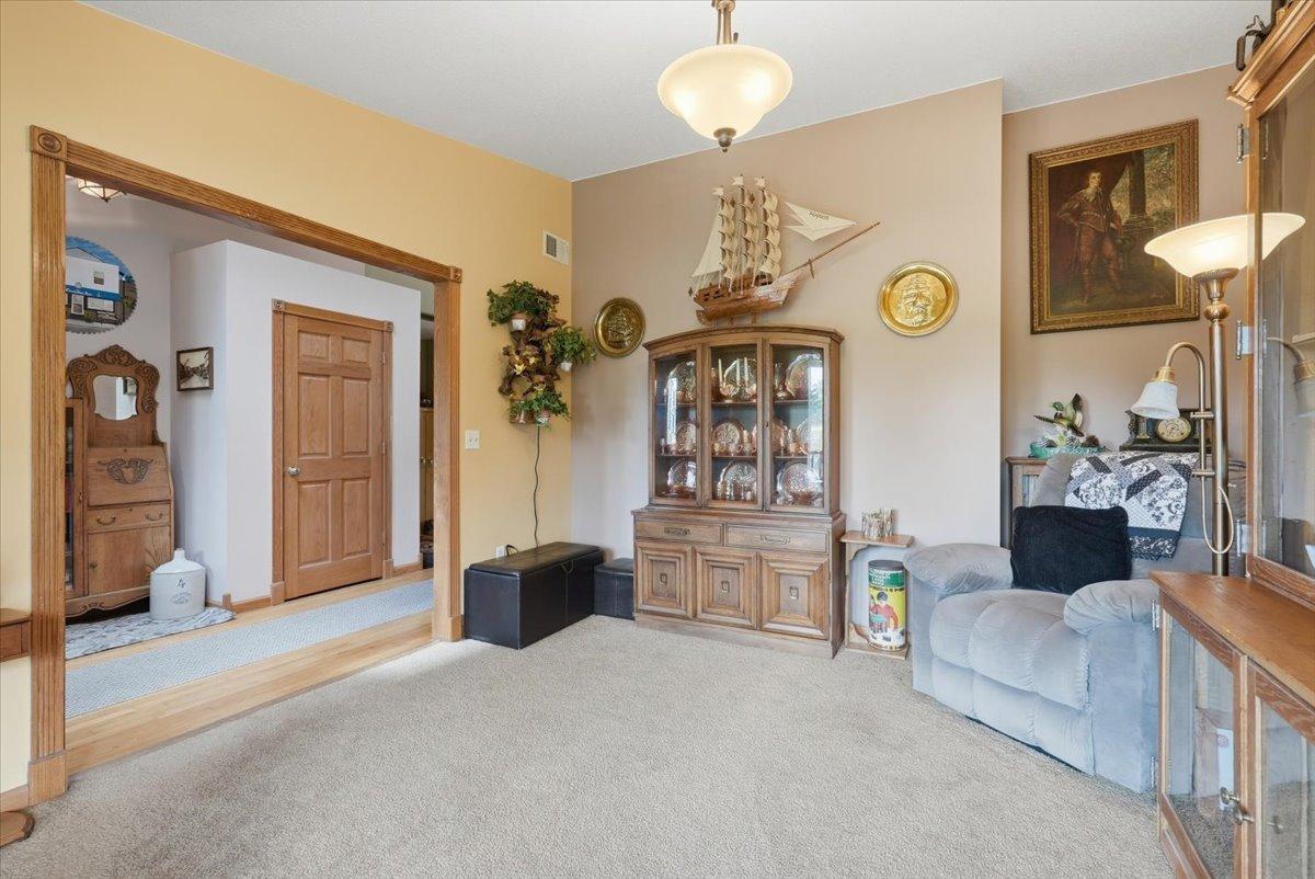 25-Sitting Room.jpg