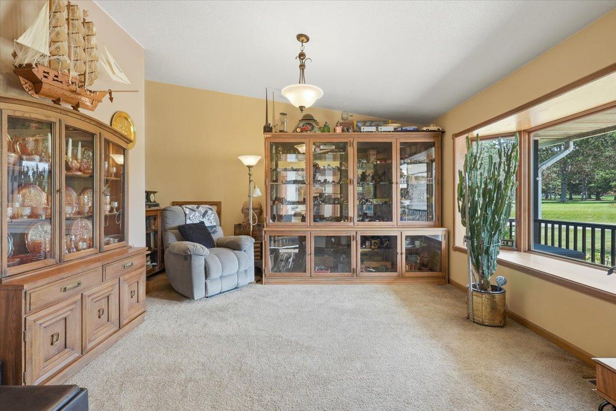24-Sitting Room.jpg