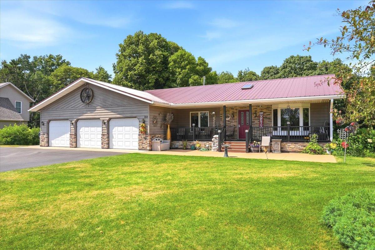 03-Front of Home.jpg