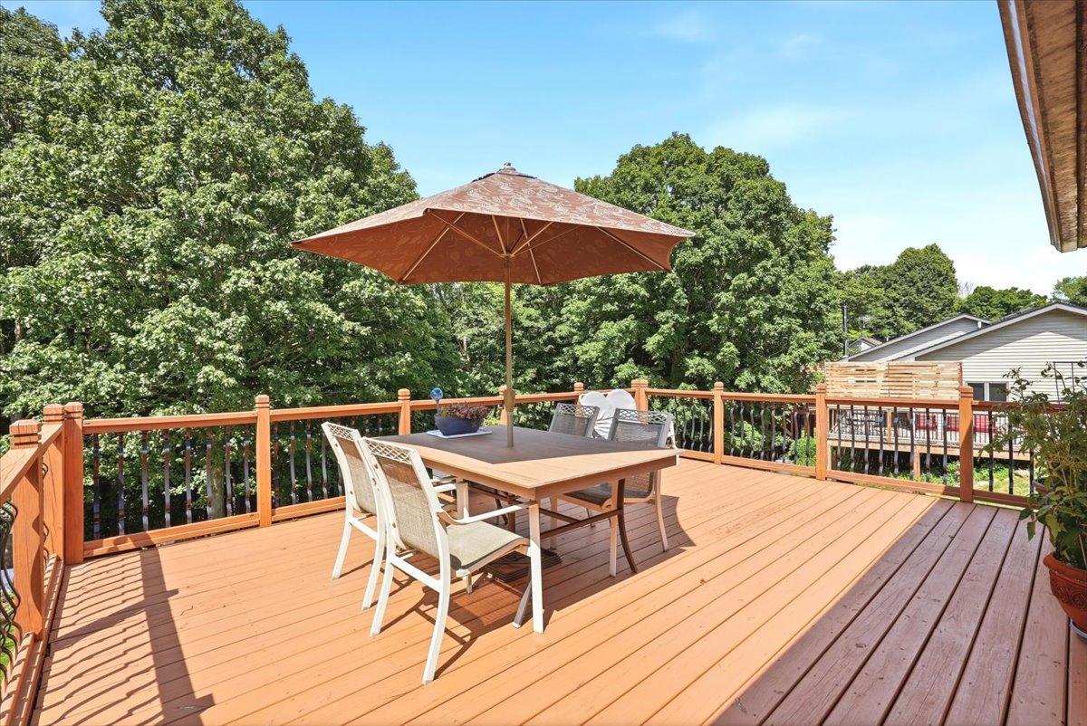 32-Deck.jpg