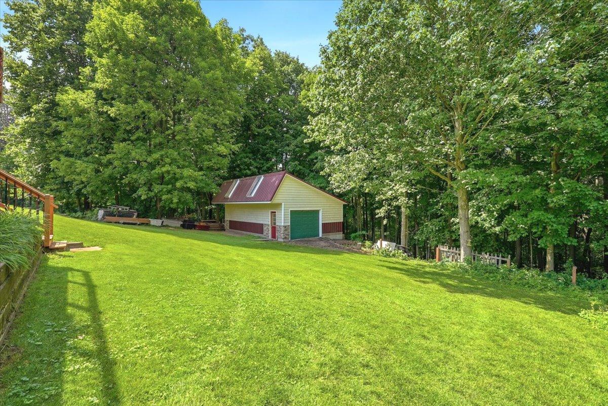 34-Backyard.jpg