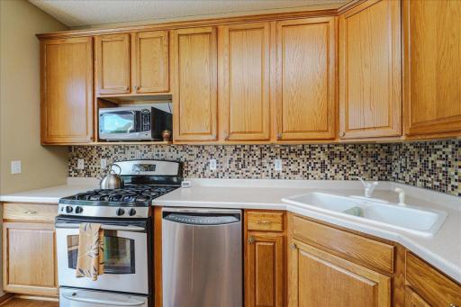 15826 Frisian Lane, Apple Valley, MN 55124