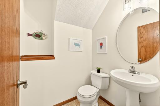 Main 1/2 bath