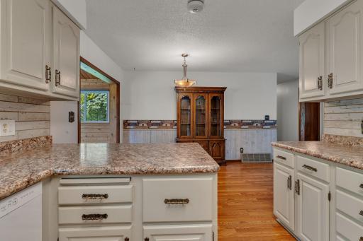 A small breakfast bar for a quick bite or serving up a buffet