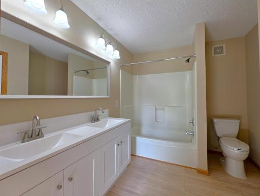 15358 Founders Lane, 102, Apple Valley, MN 55124
