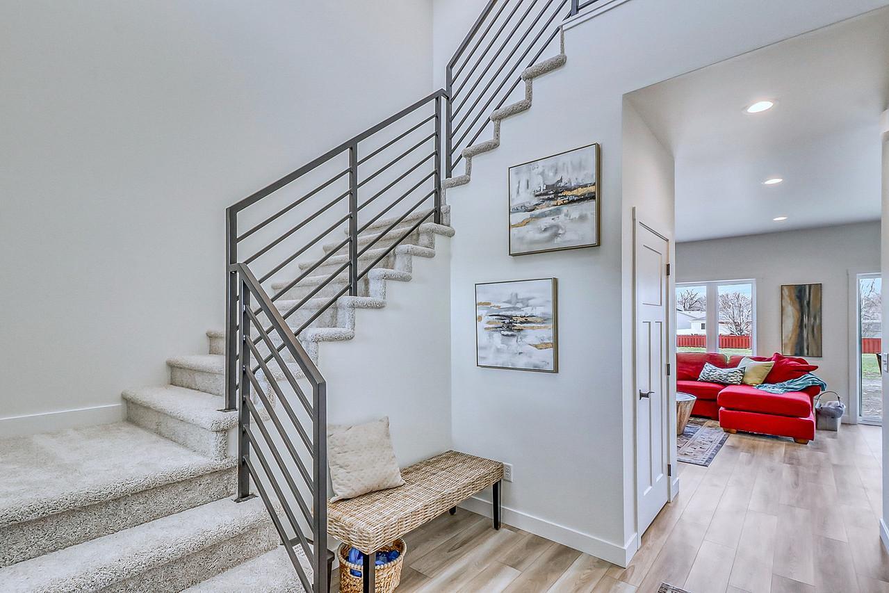 Entry/Stairway
