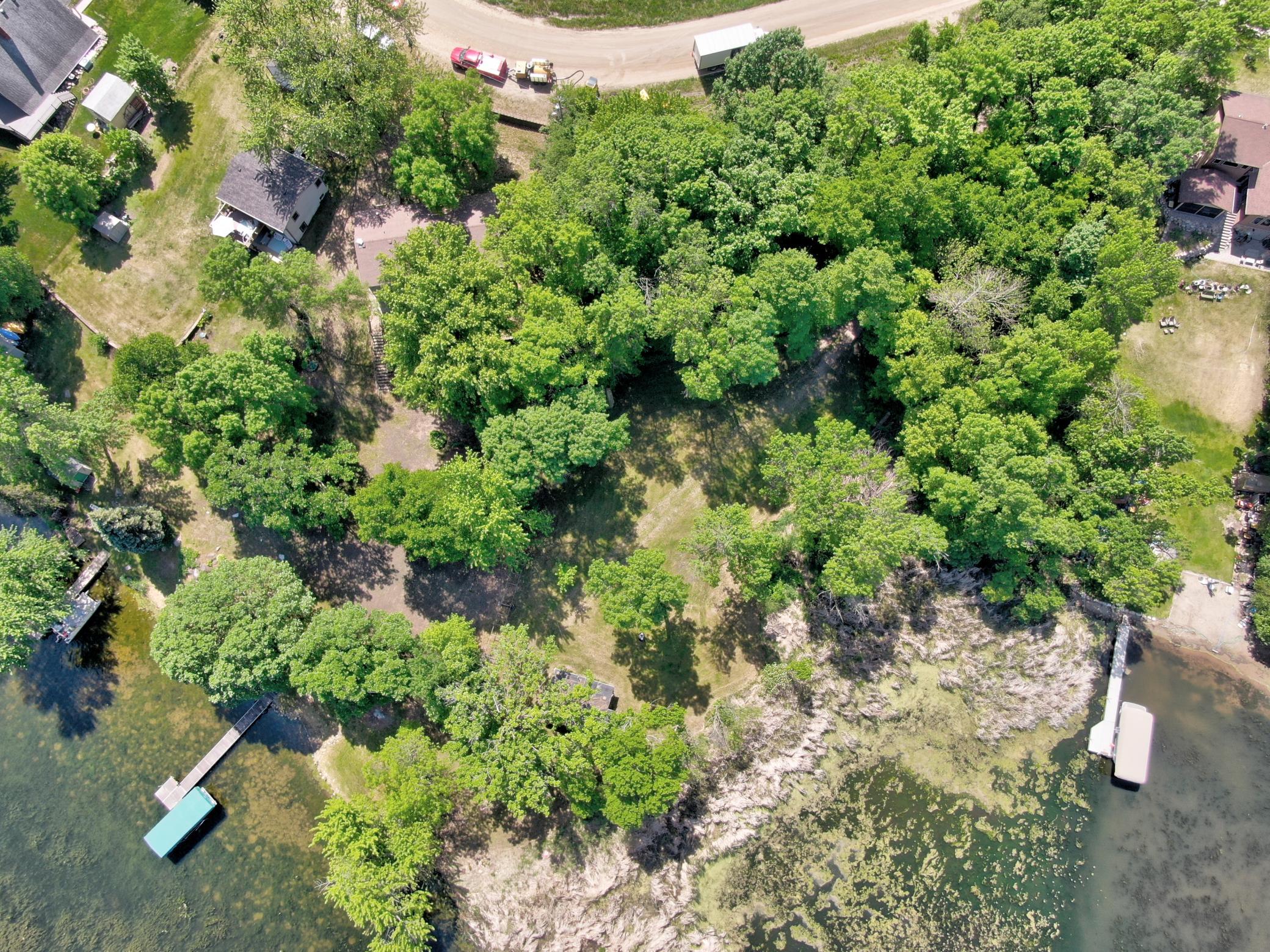 A good mix of shade trees throughout the lots as seen from above.