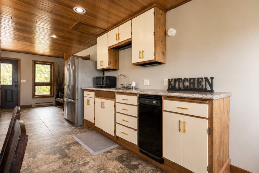 Guest Wing Kitchen.png