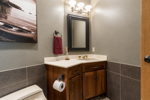 Guest Wing Bathroom.png