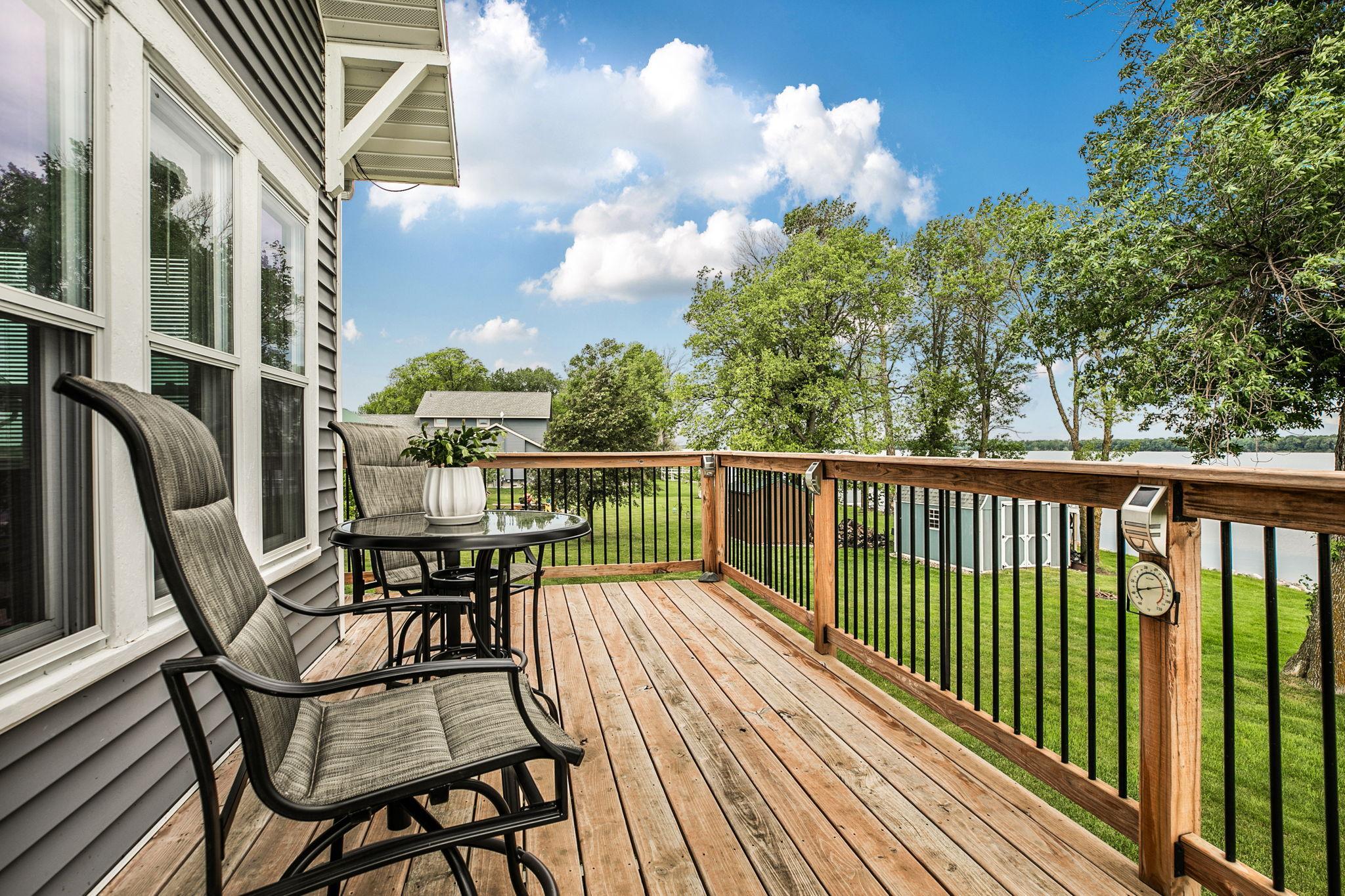 14 Beautiful Deck off Sun Room.JPG
