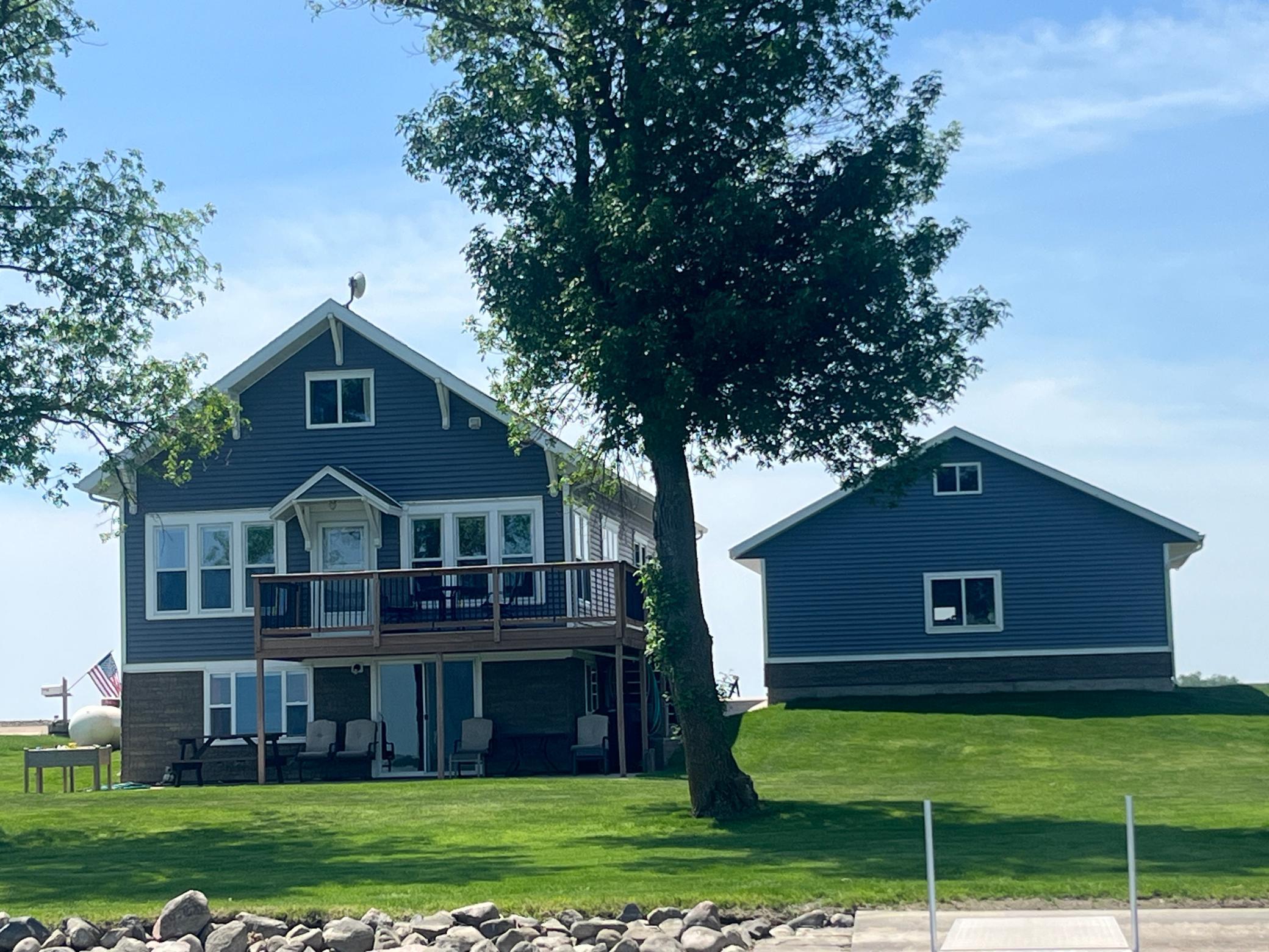 27 Nice level lakeshore.JPG