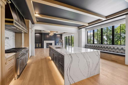 1105 Tanager Hill, Wayzata, MN 55391