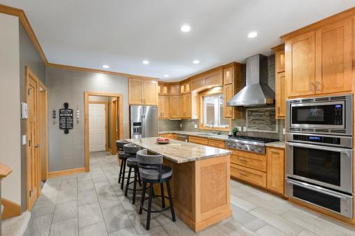 1228 Wildwood Way, Chaska, MN 55318