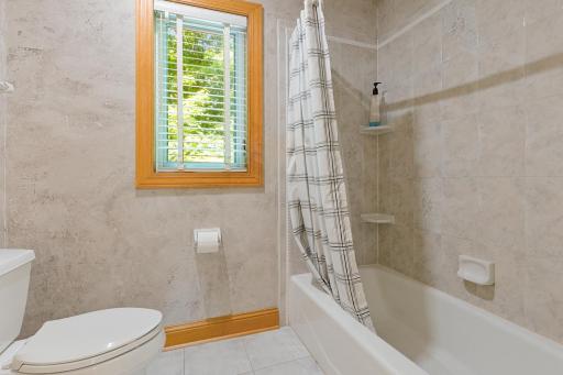 1228 Wildwood Way, Chaska, MN 55318
