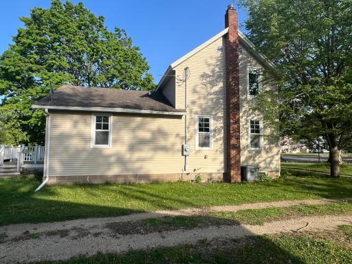 536 Gambia Avenue, Wabasha, MN 55981