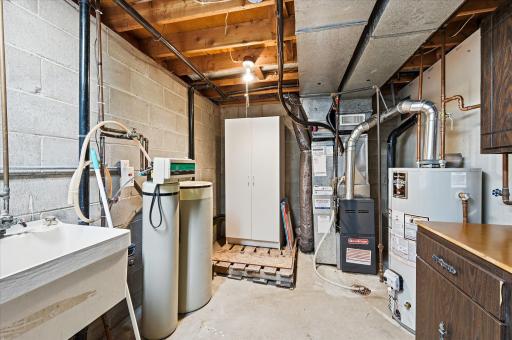 New furnace in 2023! Enter the attached garage here too.