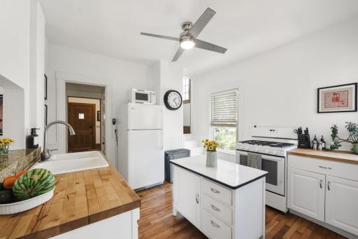2645 Pleasant Avenue, Minneapolis, MN 55408