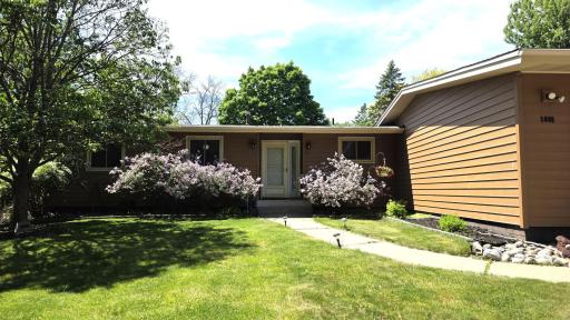 8009 Edgewood Avenue N, Brooklyn Park, MN 55445