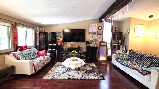 8009 Edgewood Avenue N, Brooklyn Park, MN 55445