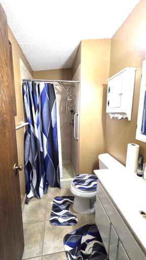 8009 Edgewood Avenue N, Brooklyn Park, MN 55445