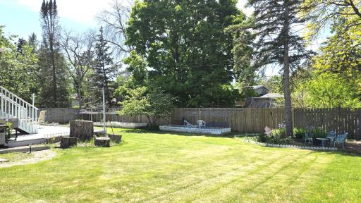 8009 Edgewood Avenue N, Brooklyn Park, MN 55445