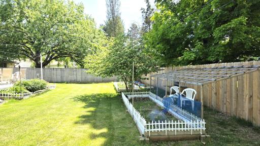 8009 Edgewood Avenue N, Brooklyn Park, MN 55445