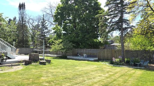8009 Edgewood Avenue N, Brooklyn Park, MN 55445