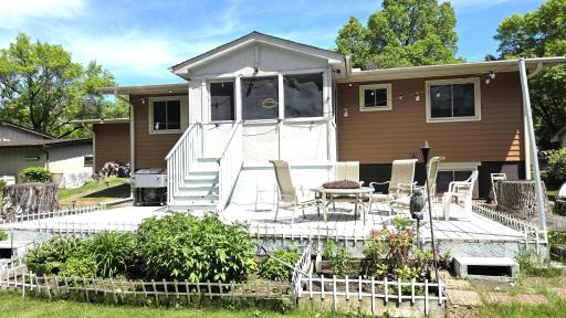 8009 Edgewood Avenue N, Brooklyn Park, MN 55445