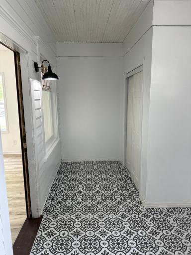 Entry/Sun Room