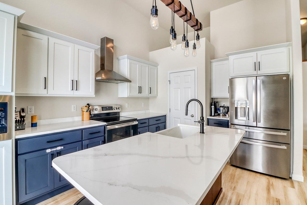 Kitchen1_1-1280.JPG