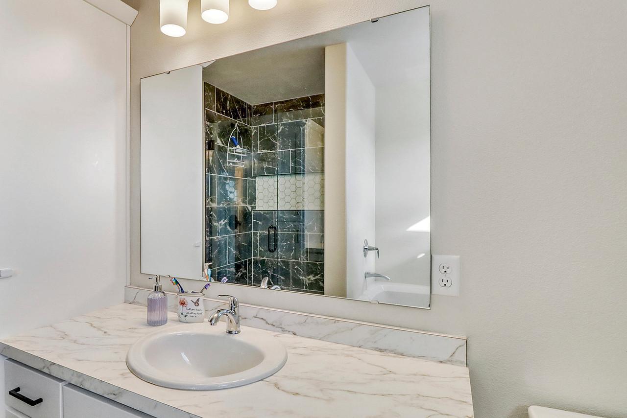 Primary Bathroom1_0-1280.JPG