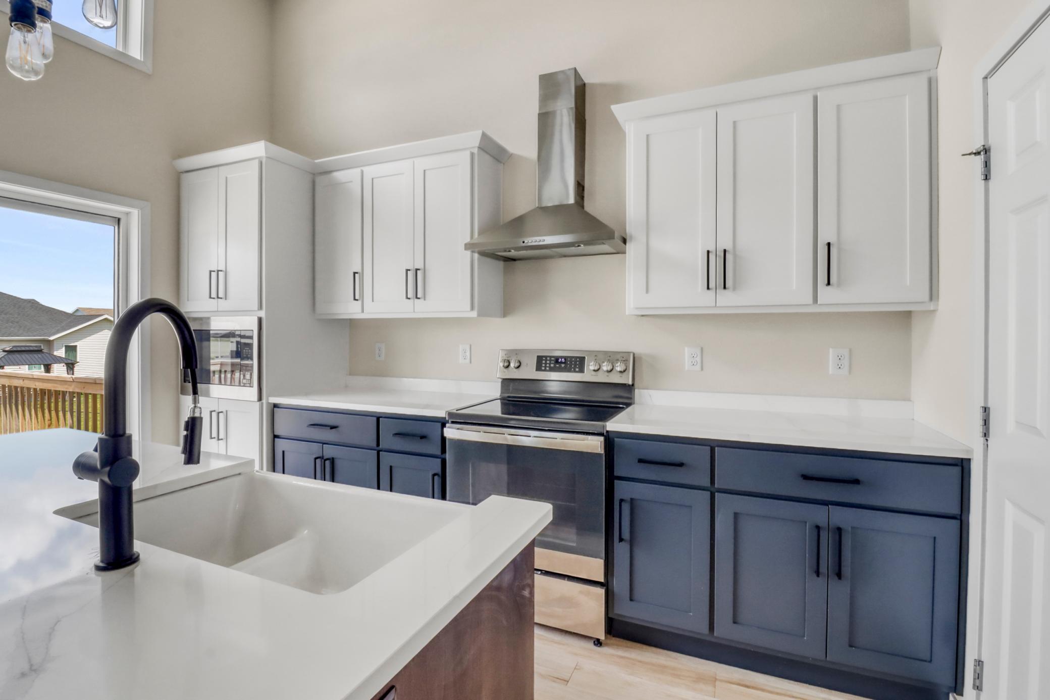 Kitchen1_3.JPG