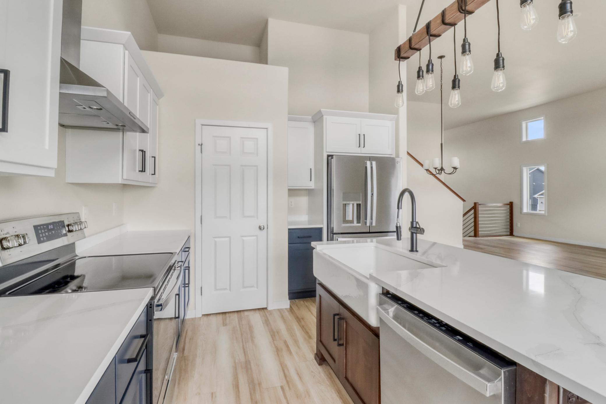 Kitchen1_4.JPG