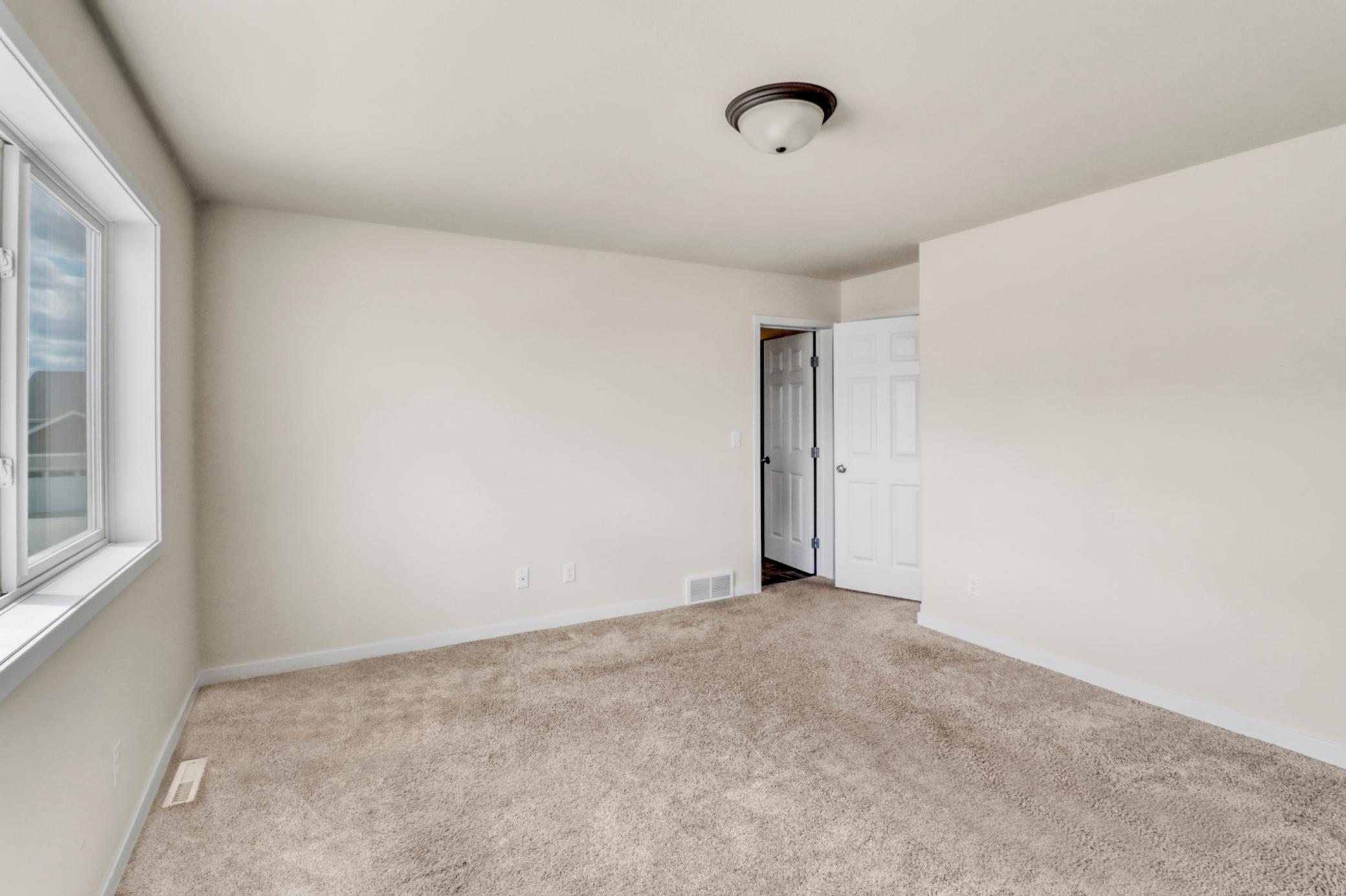 Primary Bedroom1_3.JPG