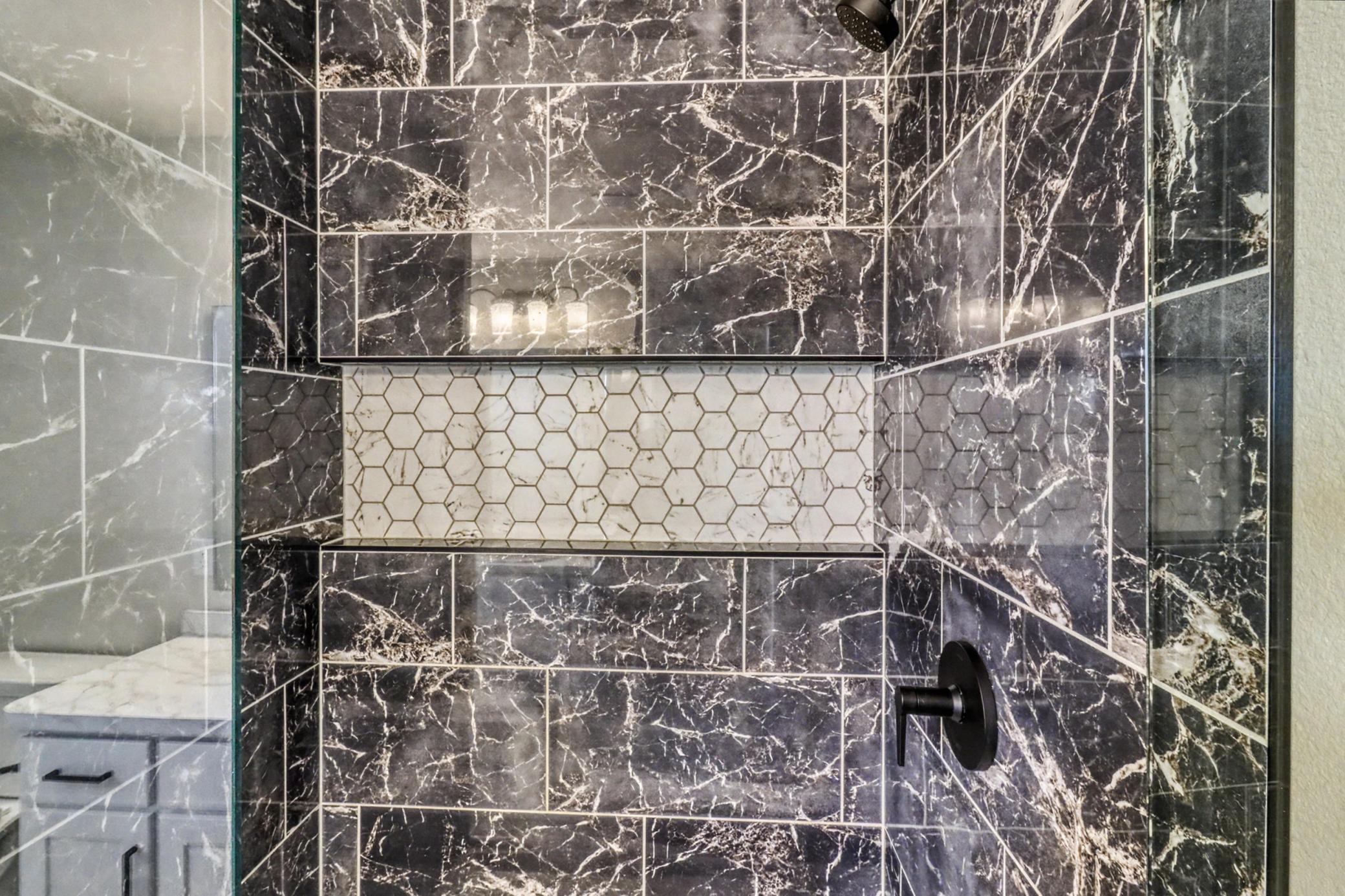 Primary Bathroom1_5.jpeg
