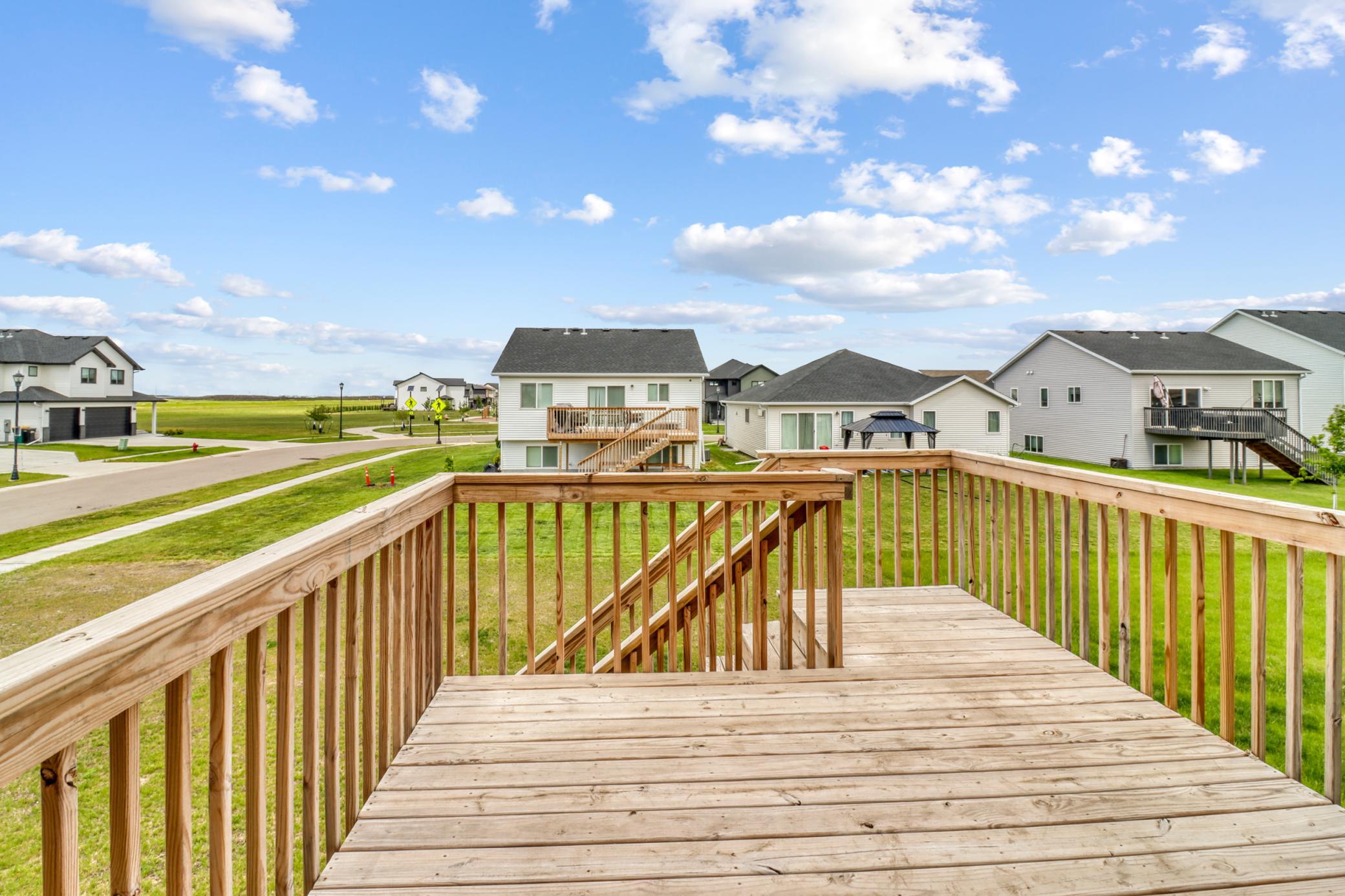 Backyard_deck1_1.JPG