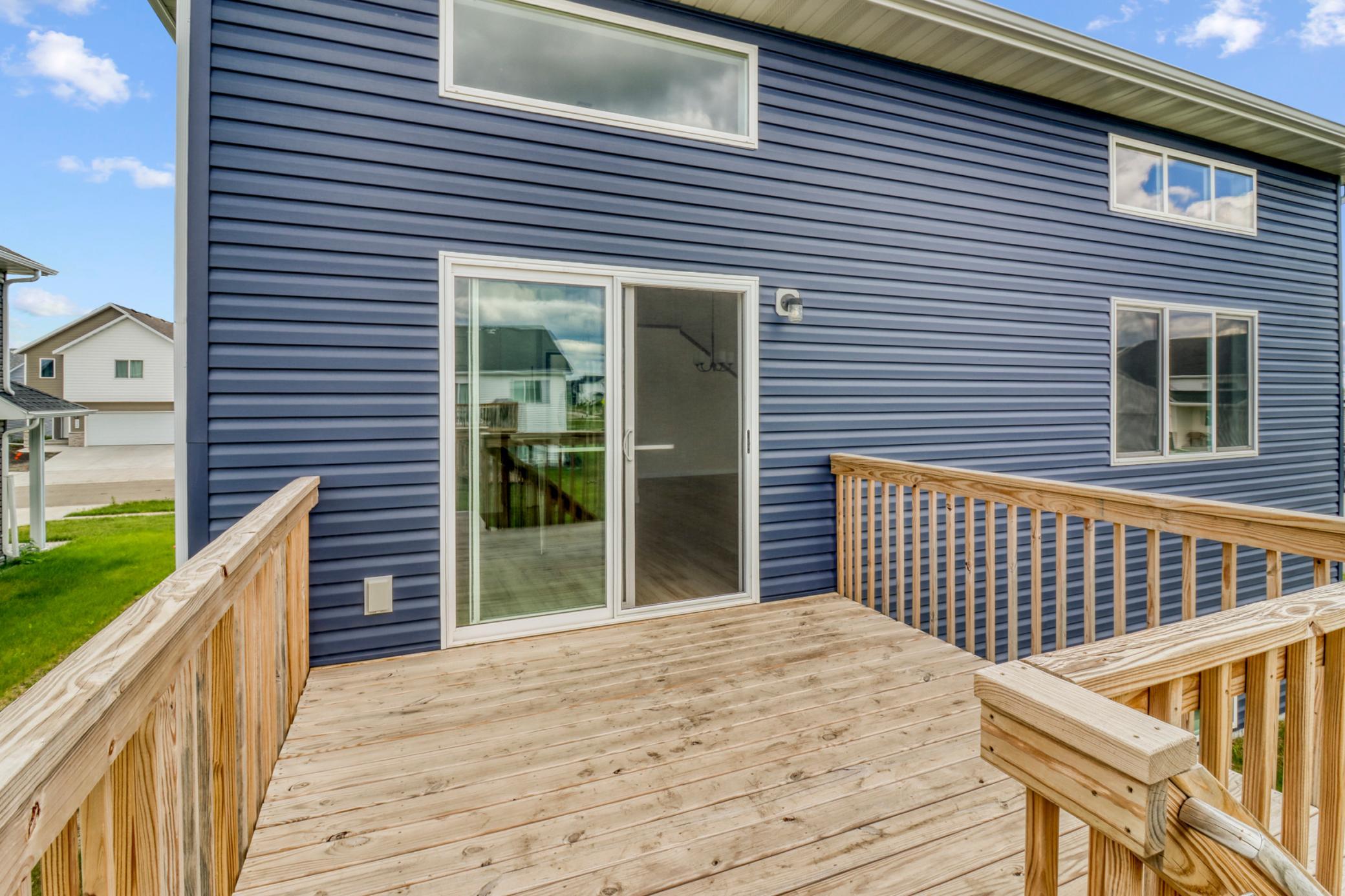 Backyard_deck1_2.JPG