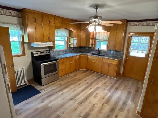 10 Park Street N, Fairfax, MN 55332
