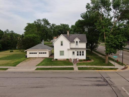10 Park Street N, Fairfax, MN 55332