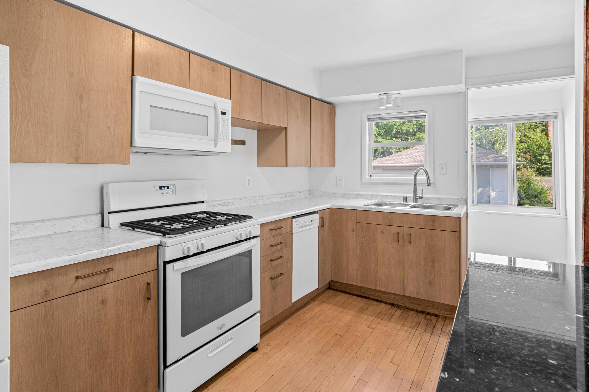 9'7 x 13'1 Kitchen