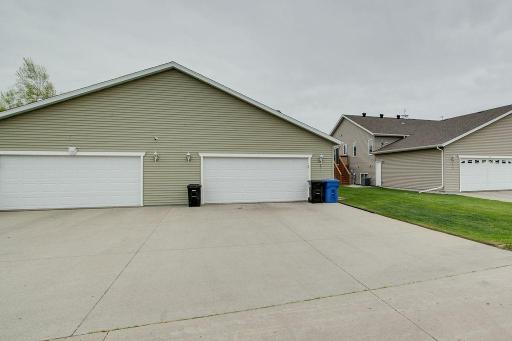 4711 Harvest Drive S, Fargo, ND 58104