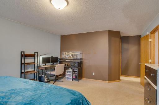 4711 Harvest Drive S, Fargo, ND 58104