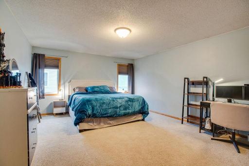 4711 Harvest Drive S, Fargo, ND 58104