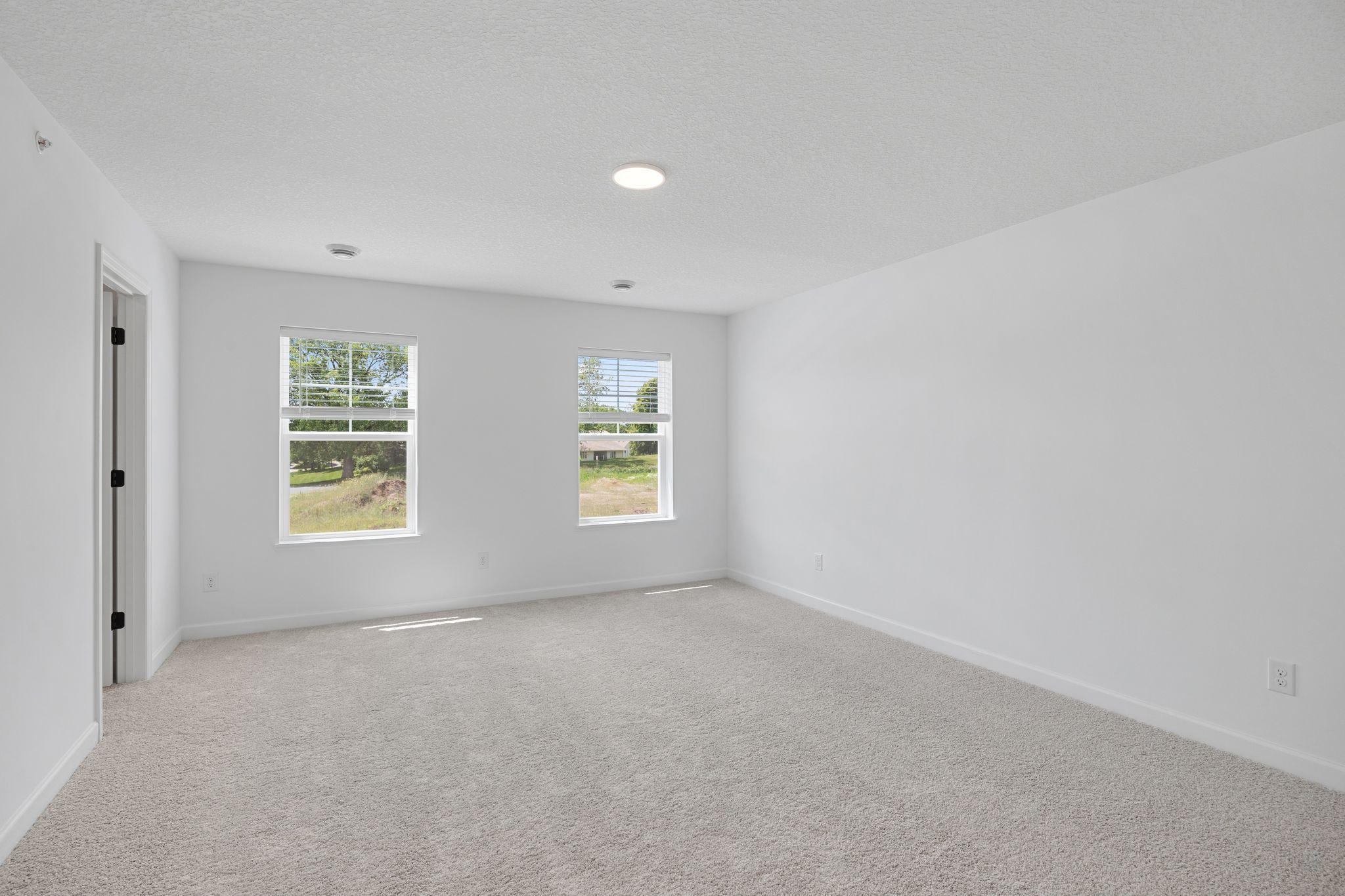 Nestled on the top floor, the private owner’s suite boasts a spacious bedroom to provide restful nights and a tranquil haven for relaxation, complemented by an en-suite bathroom and large walk-in closet.